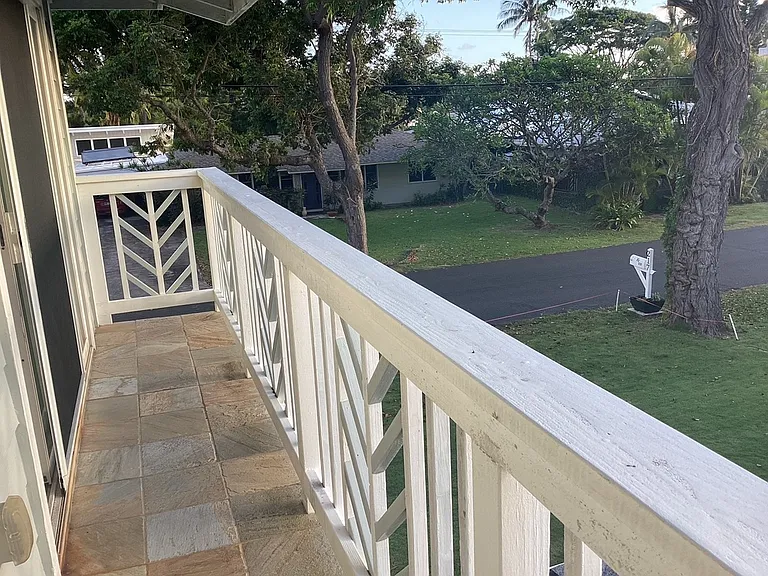private lanai