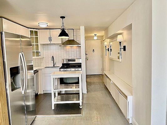 1st image of 555 Washington Ave APT 3J