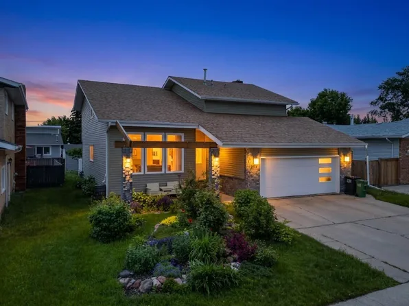 2712 104th St NW, Edmonton, AB T6J 4G8