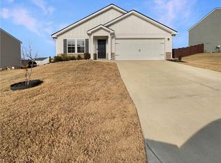 96 Oxford Ln, Kingston, GA 30145