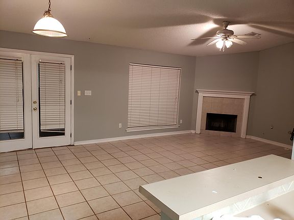 2nd image of 11960 Summerhaven Cir