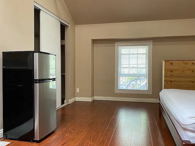 1030 E Green St #21 — Photo 6