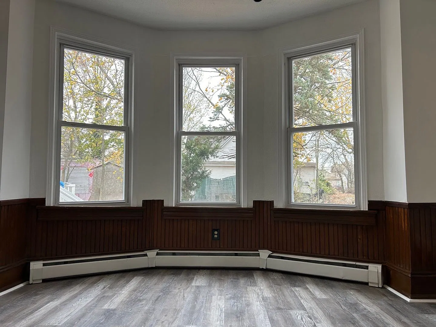 416 Doughty Rd — Photo 1