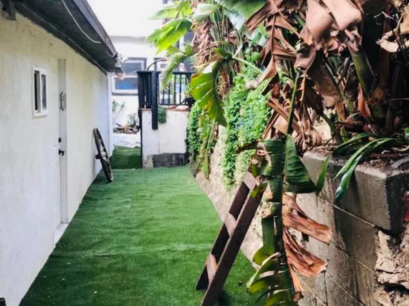 (undisclosed Address), Los Angeles, CA 90046