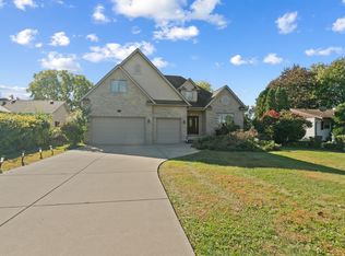 15W749 79th St, Burr Ridge, IL 60527