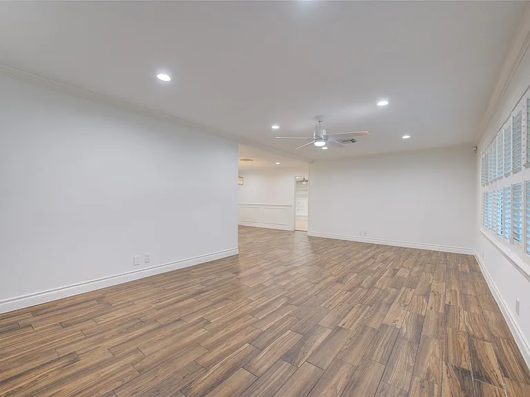 8439 Westview Dr — Photo 4