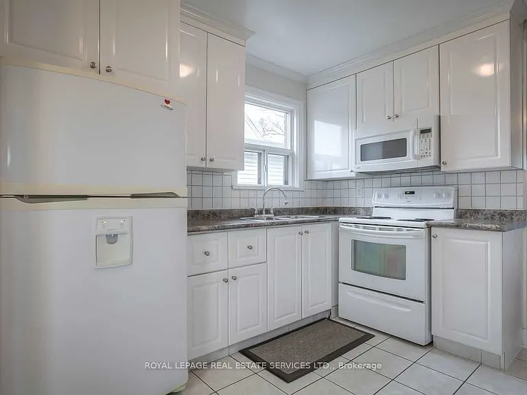 12 Coniston Rd — Photo 4