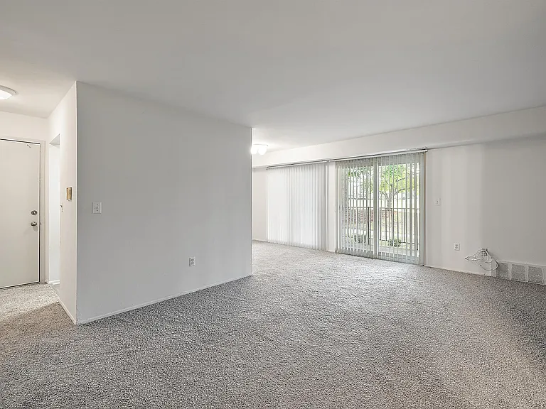 Sunnymede Apartments - Troy, MI — Photo 26