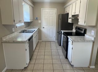 2252 NW 40th St, Lawton, OK 73505