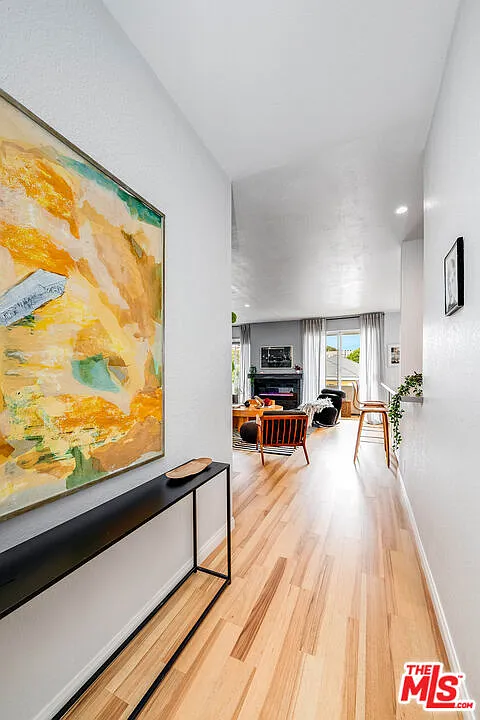 2 bed, 2.0 bath, 1130 sqft, $2,995 — Photo 3