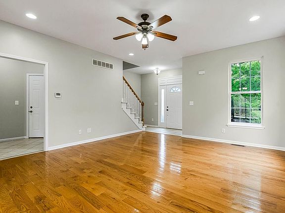 2nd image of 719 Redbud Dr