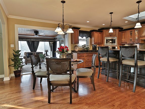 Eat-In Kitchen Area