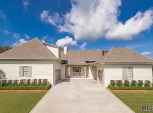 2707 University Club Dr, Baton Rouge, LA 70810