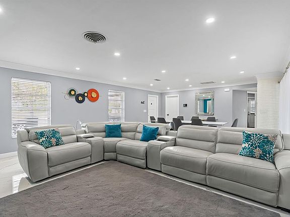 4th image of 7328 Saint Andrews Rd