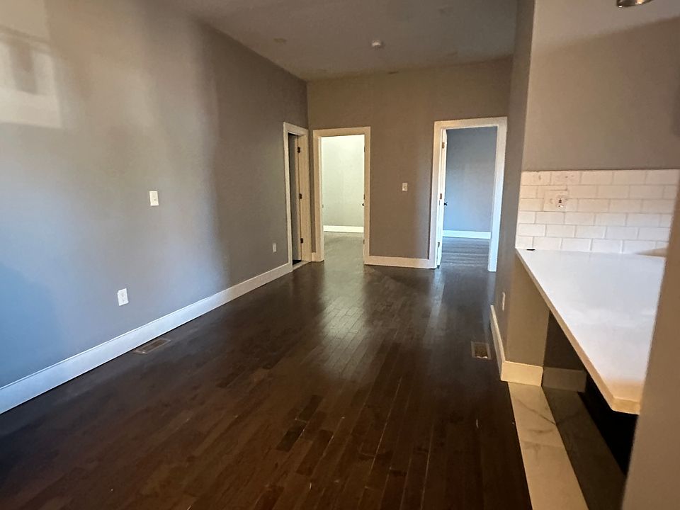 1st image of 368 S Orange Ave #1R