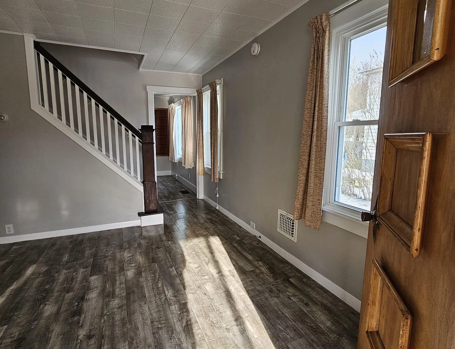 410 State St — Photo 4