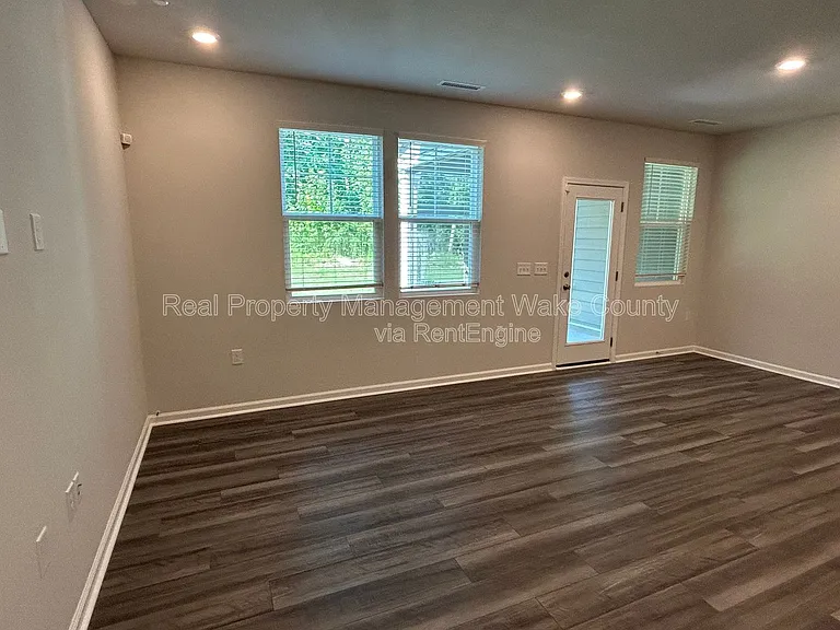 1605 Emory Ridge Way — Photo 17