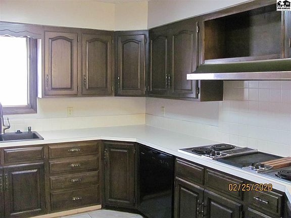 5th image of 108 Thunderbird Dr