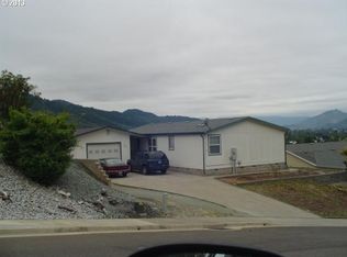 292 SE Cordelia Dr, Myrtle Creek, OR 97457