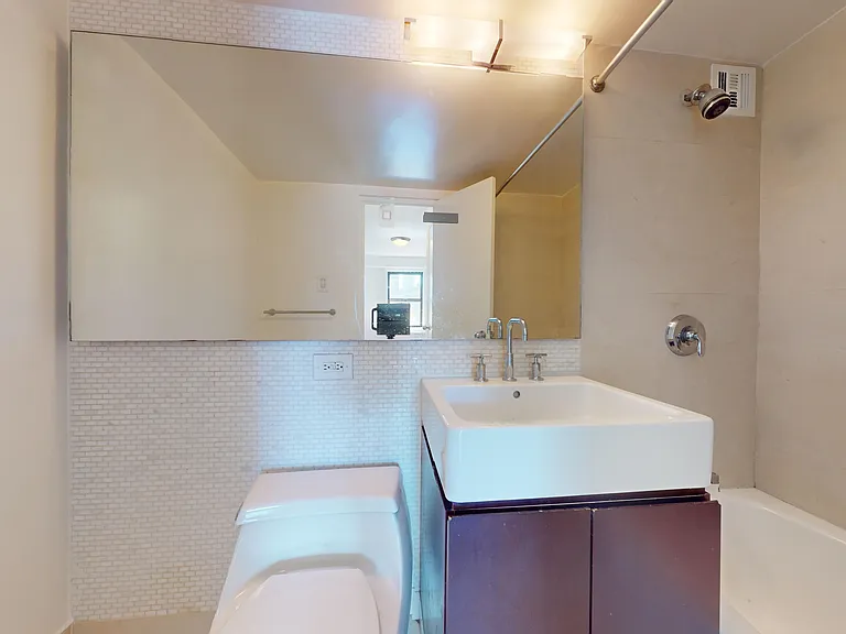220 E 63rd St #5B — Photo 8
