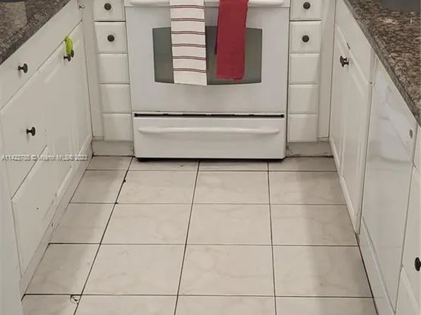 16740 NE 9th Ave APT 210, North Miami Beach, FL 33162