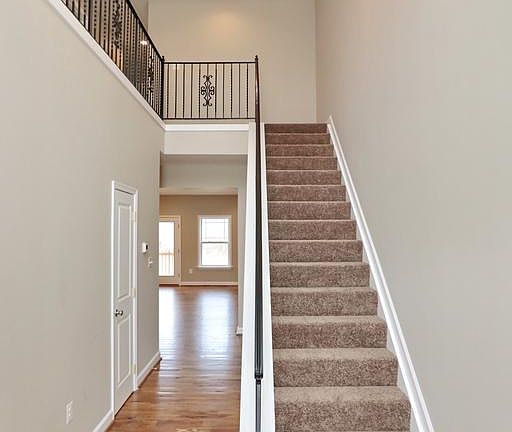 5th image of 4690 Strauss Ave