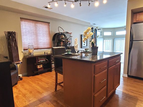 4th image of 371 Wilmington Dr #101