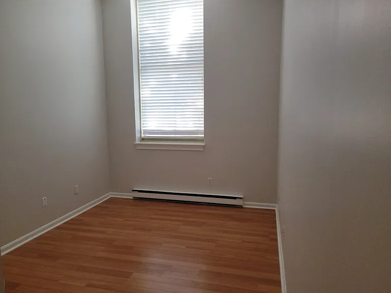 350 W 4th St #201 — Photo 17