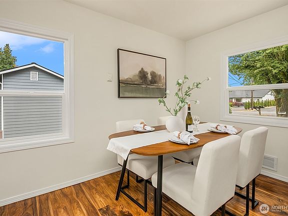 5th image of 21106 49th Avenue W