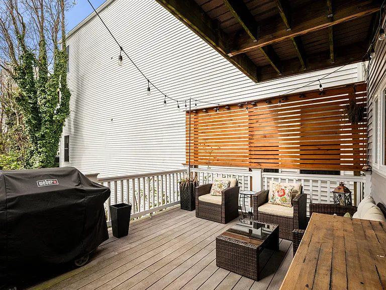 417 E 7th St #1 — Photo 27
