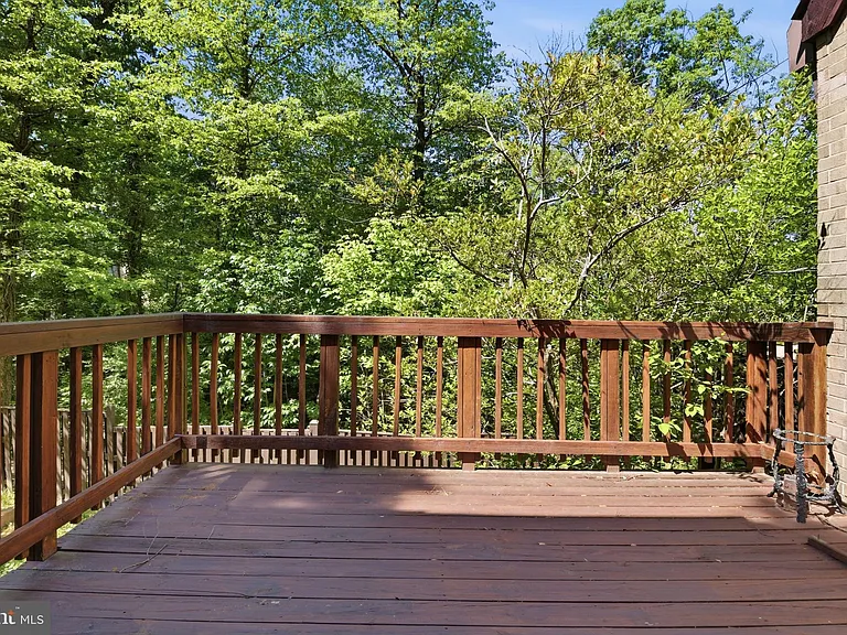 1509 Farsta Ct — Photo 37