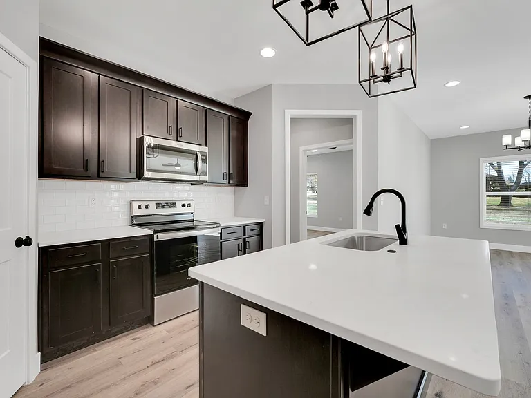3700 E Cherry St — Photo 58