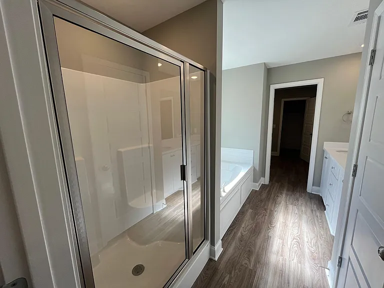 541 Silver Hl — Photo 17