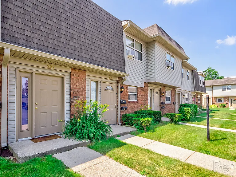Twin Lakes Apartments of Carmel — Photo 7