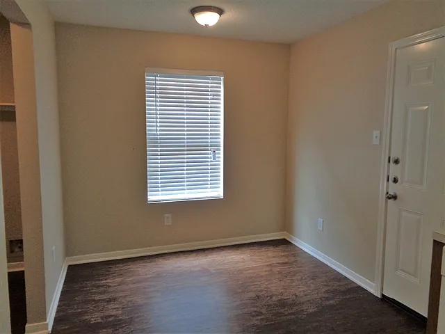 15129 Grassington Dr — Photo 4