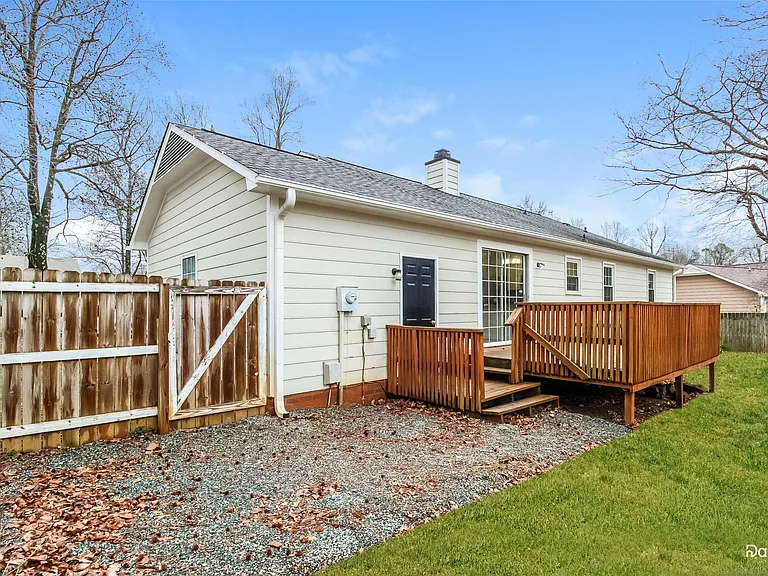 2601 Darden Rd — Photo 15