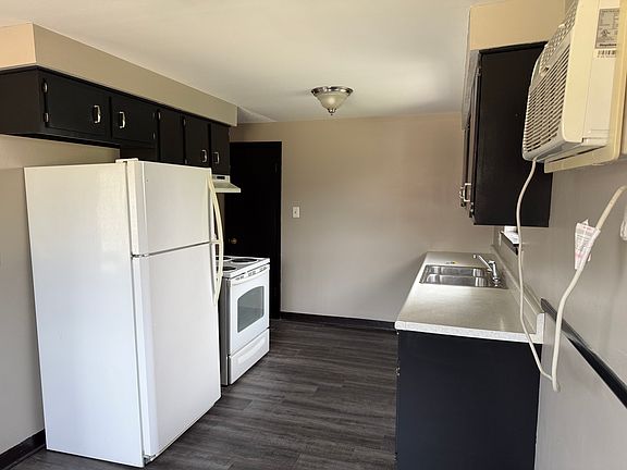 2nd image of 115 Jackson Ave APT 4