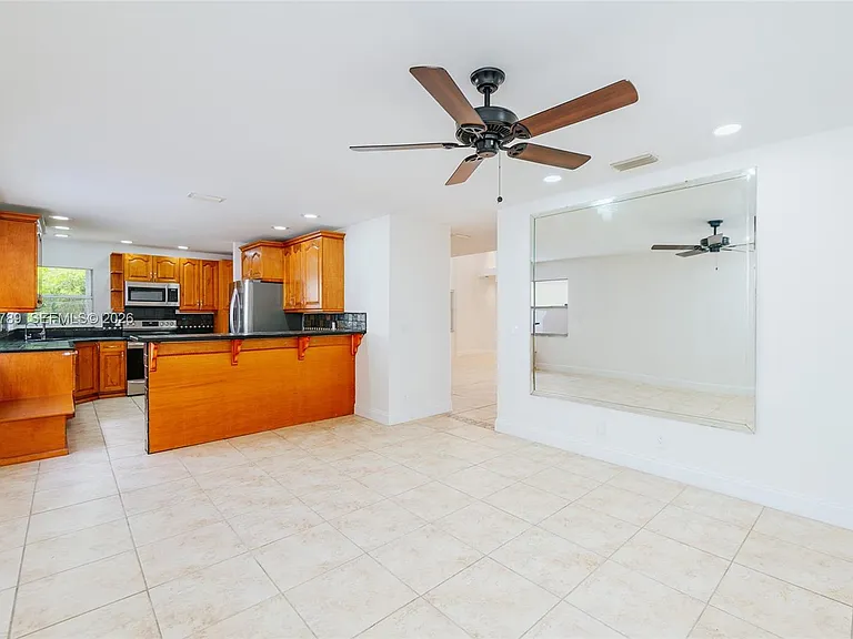 305 S Ketch Dr — Photo 6