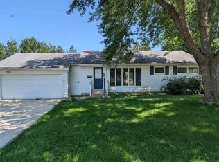 1331 S Demeter Dr, Freeport, IL 61032