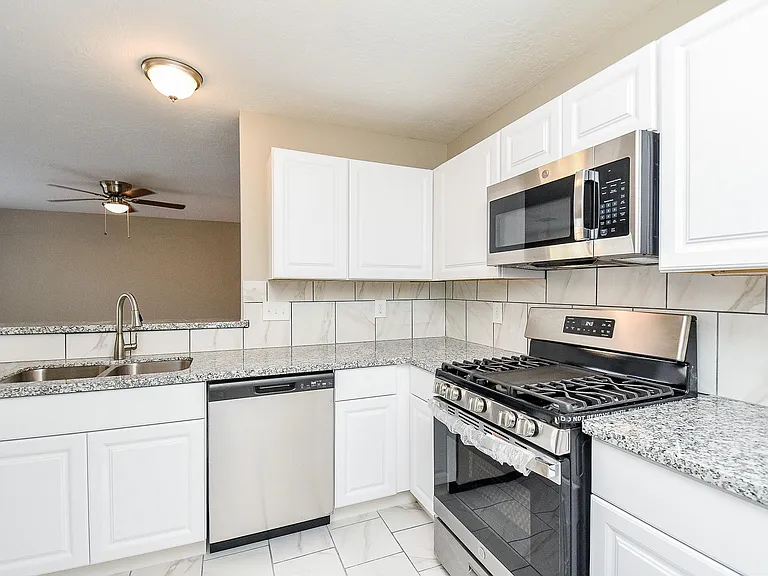 7818 Summer Place Dr — Photo 14