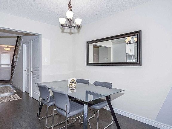 3rd image of 30 Lawson St