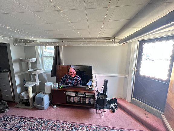 4th image of 29 Cameron Ave #1B