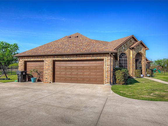 3rd image of 15440 Saddle Ridge Cir