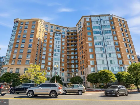 555 Massachusetts Ave NW APT 1302, Washington, DC 20001