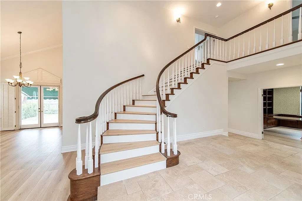 4 bed, 3434 sqft, $6,650 — Photo 4