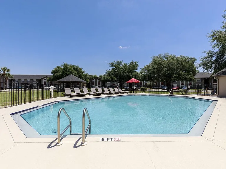 Pasco Woods Apartments — Photo 4