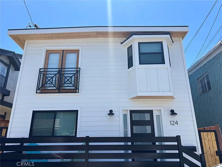 124 Lyndon St — Photo 2