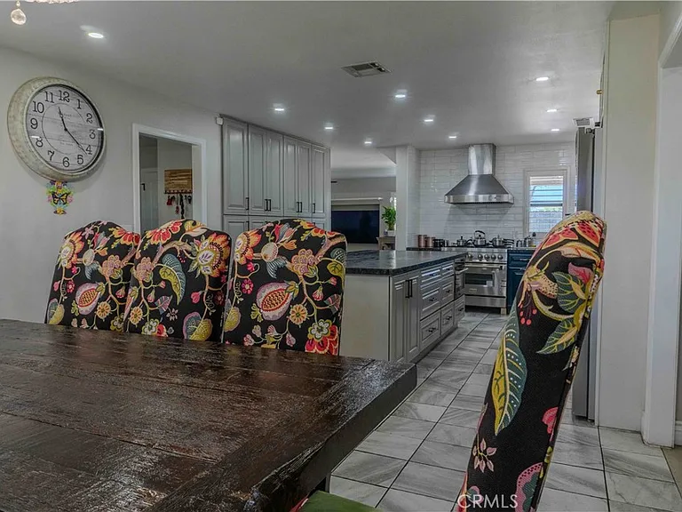 1042 Robinson Ct — Photo 19