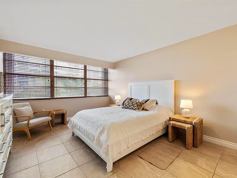 18061 Biscayne Blvd #303 — Photo 20