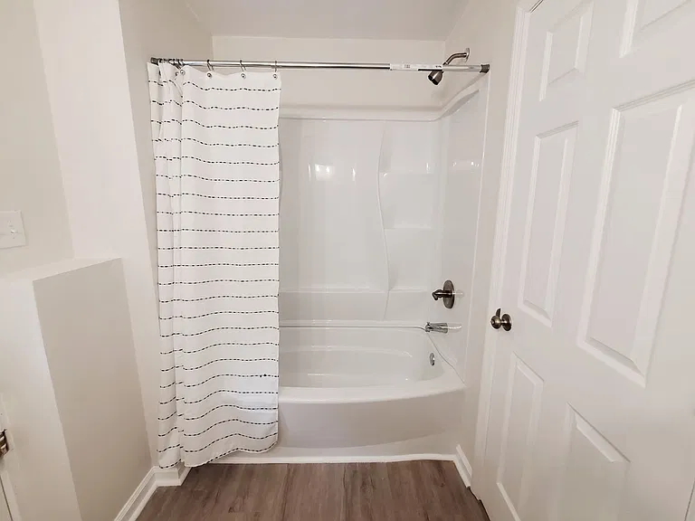 2824 Henslowe Dr — Photo 9